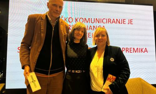 Na fotografiji: dr. Iztok Seljak, Tanja Mohorič in Marjeta Žonta